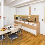 Luxury Apartment Near The Downtown