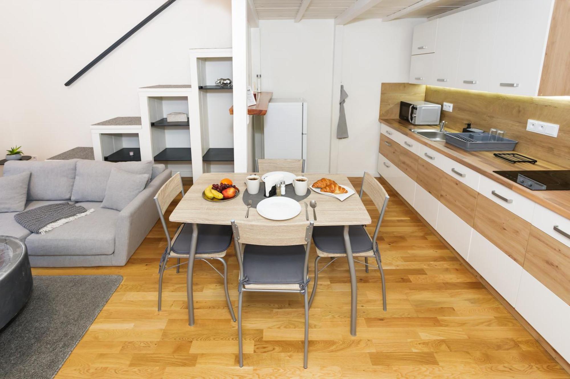 Apartment Luxury Near The Downtown Prague